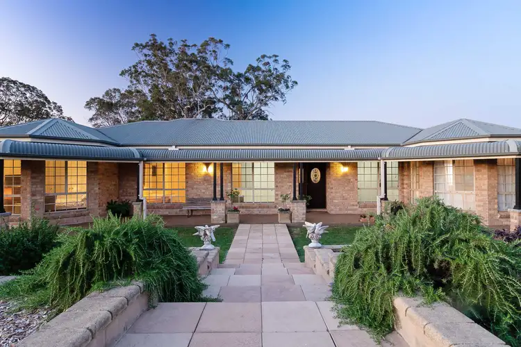8 Reflection Drive, Louth Park NSW 2320