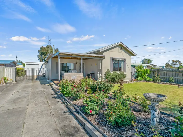 20 Ellen Avenue, Seaspray VIC 3851