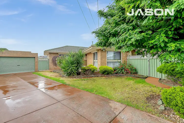 4 Teala Court, Gladstone Park VIC 3043