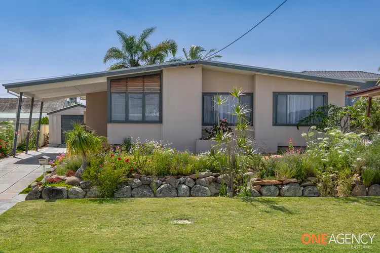 35 Alexander Avenue, Caves Beach NSW 2281