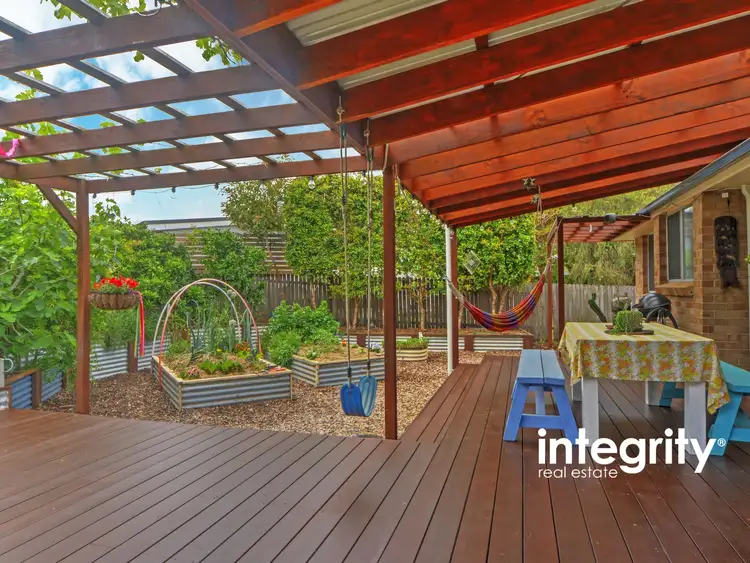 6 Asquith Close, North Nowra NSW 2541