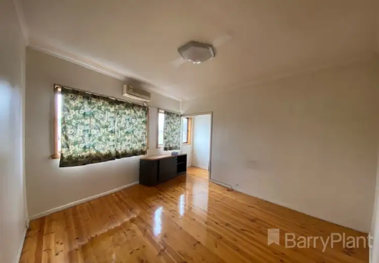 Rear 194 Warrigal Road