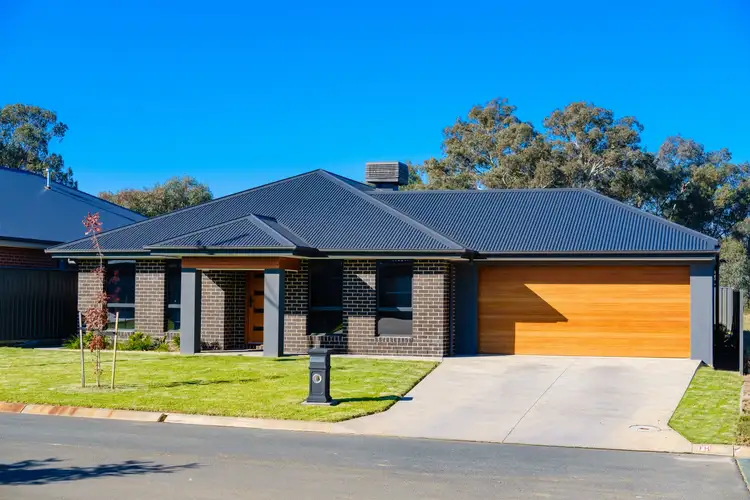 19 Lankester
Court, Thurgoona NSW 2640