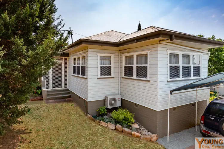 10 Ford Street, Rockville QLD 4350