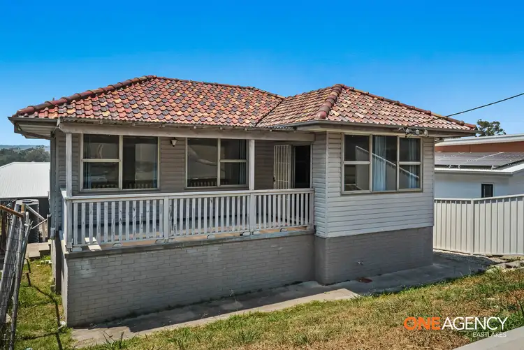 52 Fairfax Road, Warners Bay NSW 2282
