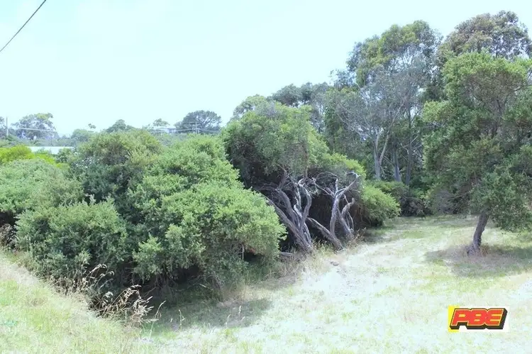 6 CENTRE ROAD, Venus Bay VIC 3956
