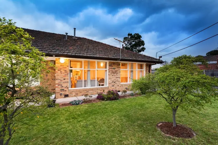 1/2 Aylwin Avenue, Burwood VIC 3125