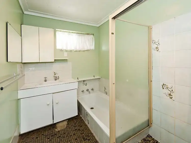 Fifth view of Homely house listing, 11 Penhurst Court, Thornlie WA 6108