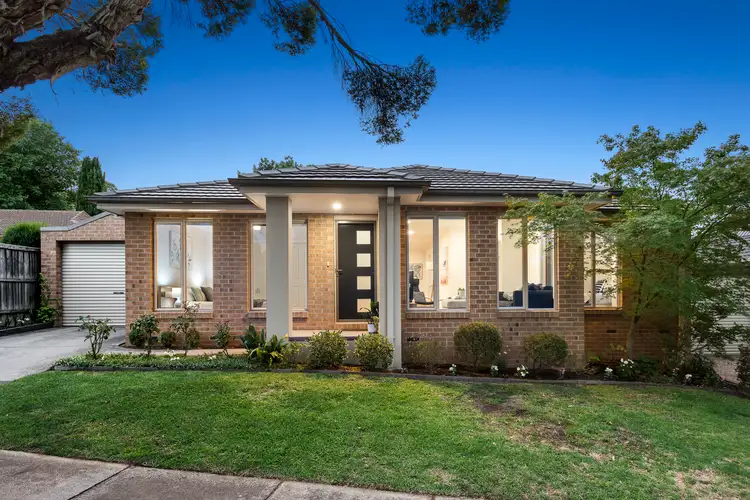 8 Mirnong Court, Croydon North VIC 3136
