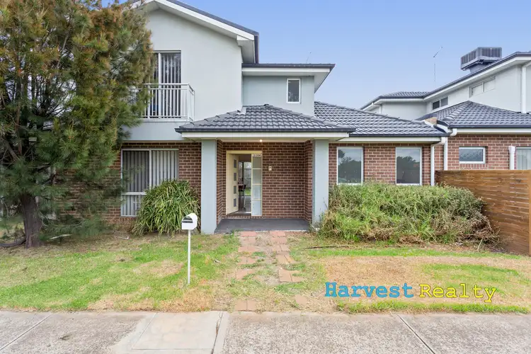 Main view of Homely townhouse listing, 2/5 Tarella St, Hampton Park VIC 3976