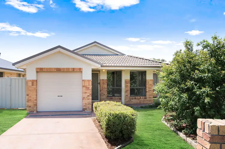 2/4 Allwood Close, Branxton NSW 2335