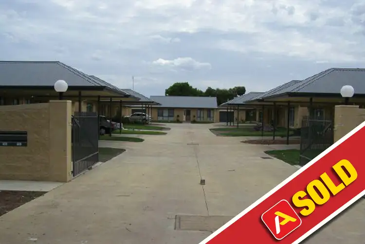 2/17 Fitzroy Street, Heywood VIC 3304
