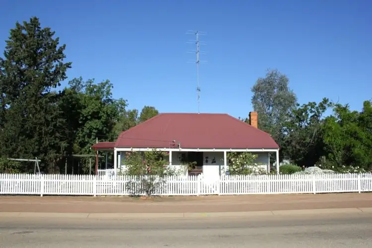 230 Avon Terrace, York WA 6302