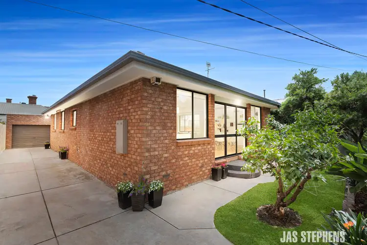 92 Hamilton Street, Yarraville VIC 3013