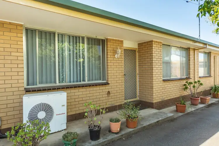 Main view of Homely unit listing, 2/392 Kotthoff Street, Lavington NSW 2641