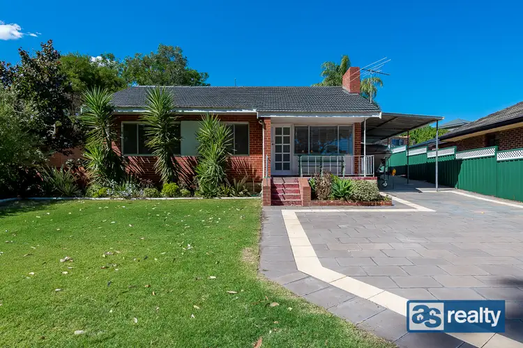 52 Maurice St, Embleton WA 6062
