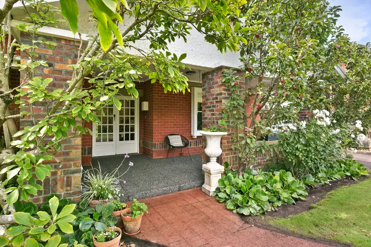 8 Church Street, Colac VIC 3250