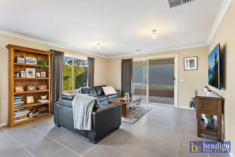 Second view of Homely house listing, 5 Peninsula Drive, Eaglehawk VIC 3556