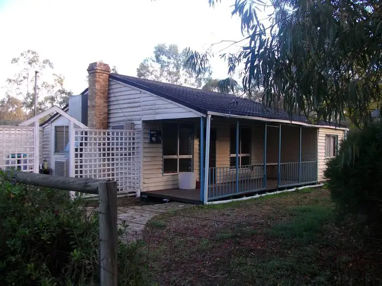 6 Werribee Road, Wooroloo WA 6558
