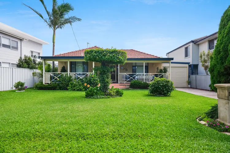 24 Pitt Street, Stockton NSW 2295