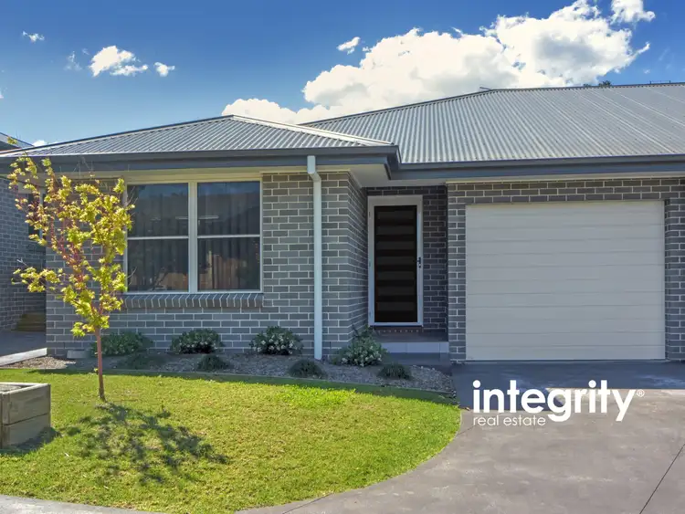4/9 Harbour Boulevarde, Bomaderry NSW 2541