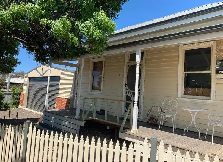 16 Rowe Street, Golden Square VIC 3555
