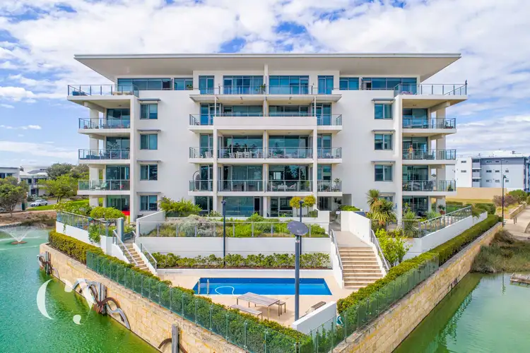 6/20 Enderby Close, North Coogee WA 6163