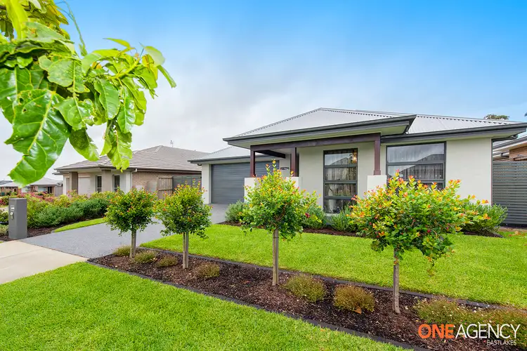 8 Wattawan Street, Fletcher NSW 2287