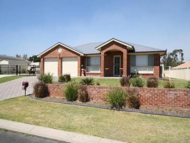 8 Silky Oak Close, Muswellbrook NSW 2333