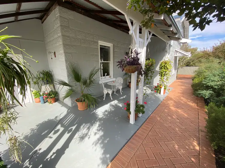 7 Elizabeth Street, York WA 6302