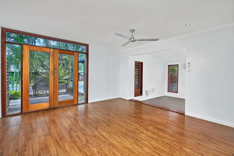 12 Hillview Crescent, Whitfield QLD 4870
