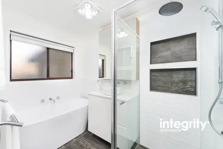 Sixth view of Homely house listing, 2/6 Waroo Place, Bomaderry NSW 2541