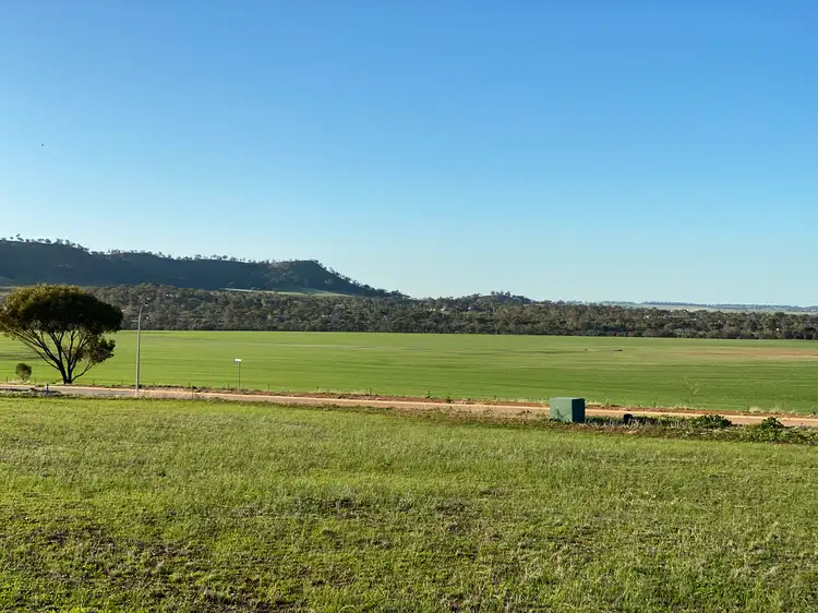 80 Redswamp RD, York WA 6302