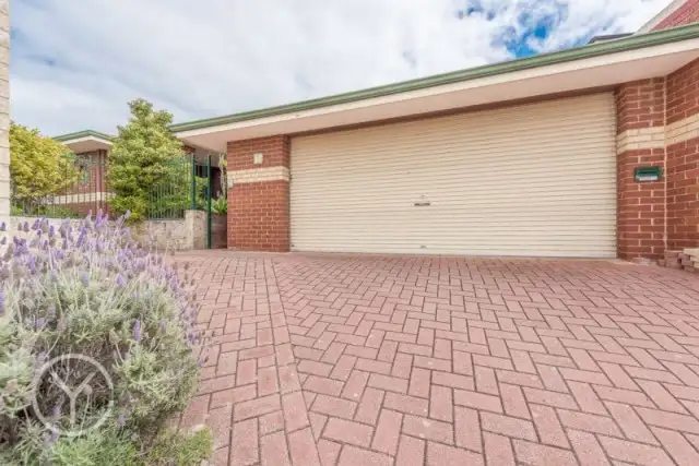 5 Meath Mews