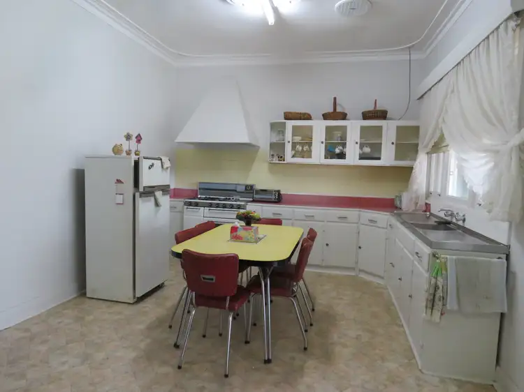 Fourth view of Homely house listing, 118 Forrest Street, Beverley WA 6304
