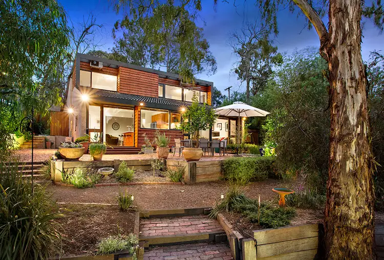 33 Malabar Crescent, Eltham VIC 3095