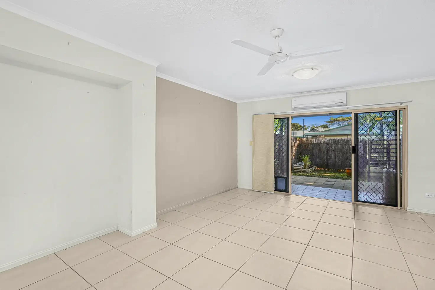 Main view of Homely townhouse listing, 2/5 Charlotte Close, Woree QLD 4868