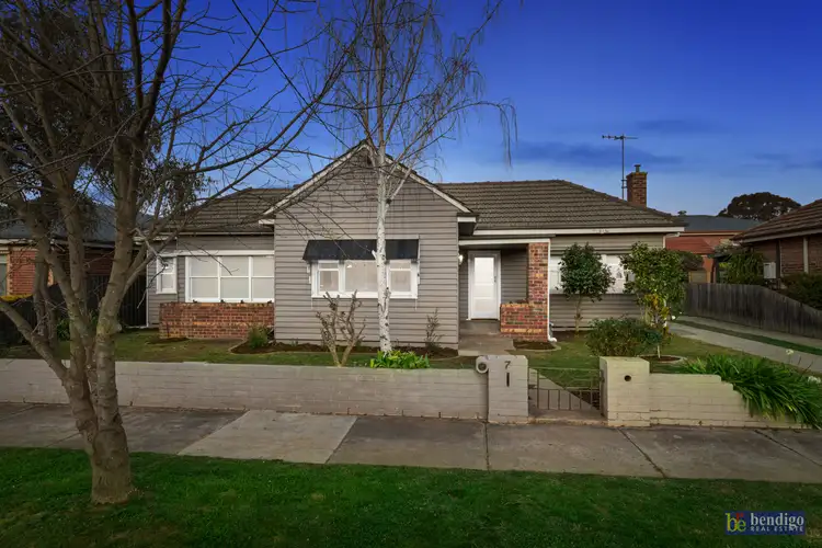 7 Margaret Crescent, Flora Hill VIC 3550