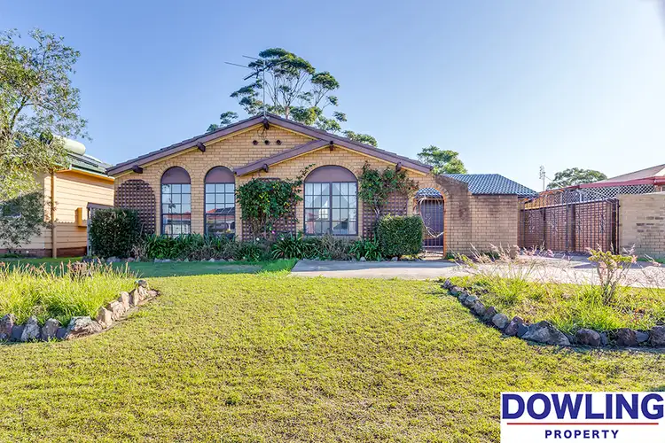 11 Annette Close, Woodberry NSW 2322