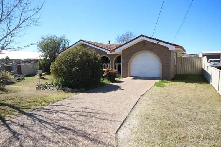 24 Burton Crescent, Stanthorpe QLD 4380