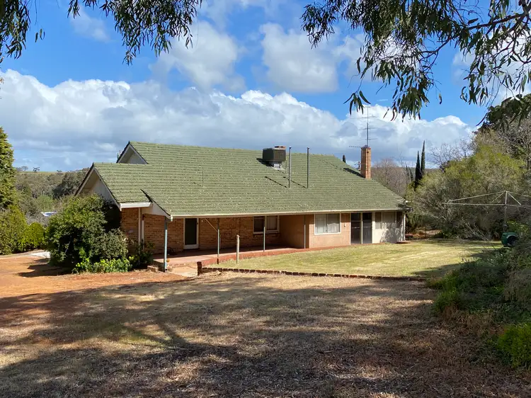 70 Macartney St, York WA 6302