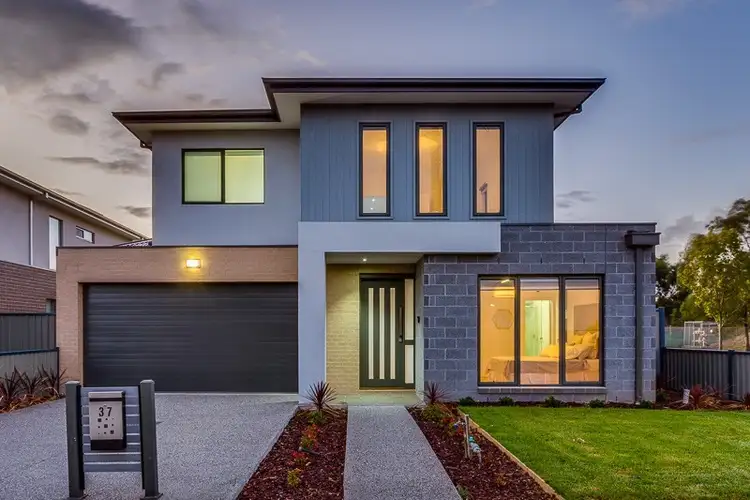 37 Robertsons Road, Taylors Lakes VIC 3038