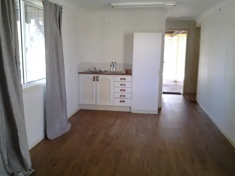 Sixth view of Homely house listing, 4 Lindeman Place, Emerald QLD 4720
