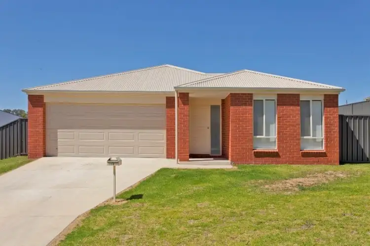 12 Nicola Place, Lavington NSW 2641