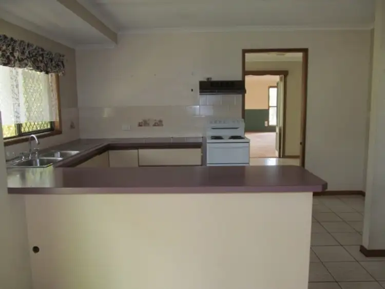 Seventh view of Homely house listing, 8 Gilbert Place, Emerald QLD 4720