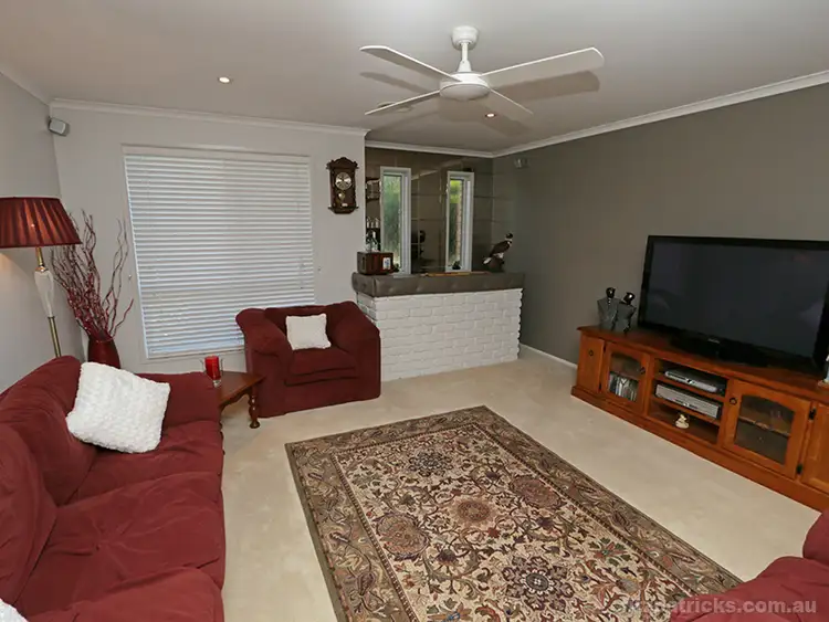 14 Melkin Avenue, Glenfield Park NSW 2650