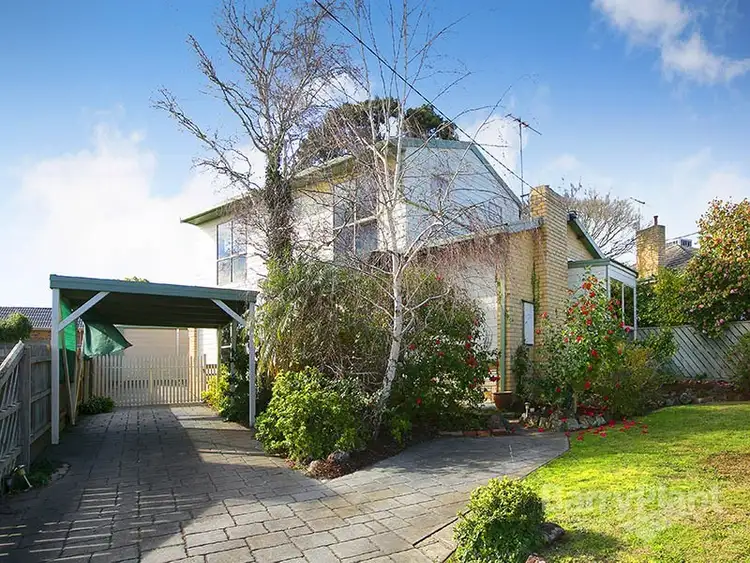23 Simpson Drive, Mount Waverley VIC 3149