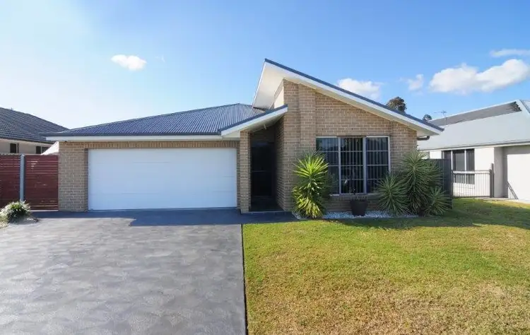 6 Cornwall Close, South Nowra NSW 2541