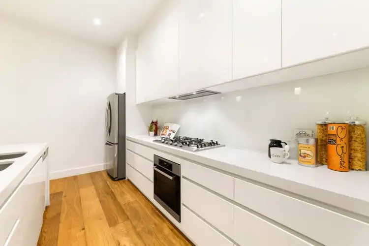 Fourth view of Homely townhouse listing, 1/105 Ashburn Grove, Ashburton VIC 3147