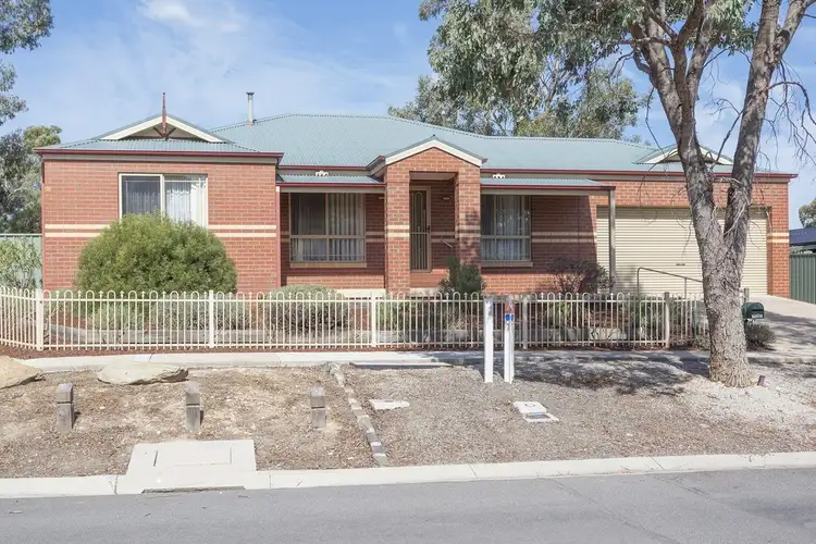 50 Carolyn Way, Maiden Gully VIC 3551